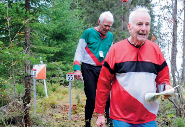 SPREK VETERAN: 87 år gamle Dagfi nn Føllesdal holder formen og helsa ved like i o-skogen. På veteran-NM var han blant nærmere 40 deltakere i klasse 80 år og eldre.
