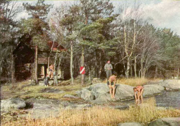 MÅLPLASS: Idyllisk målplass med muligheter for vask. Fra Skärmen 1945