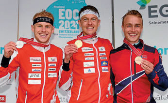 KNOCKOUT-PALLEN: Matthias Kyburz sikret sitt tredje EM-gull i sprint. Joey Hadorn tok sølvet foran Kasper. Foto: EOC / Remy Steinegger
